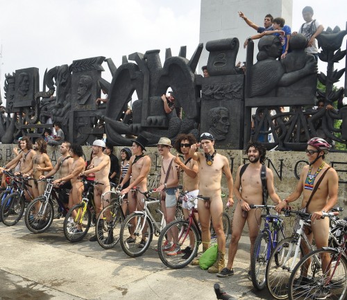 nude cyclists