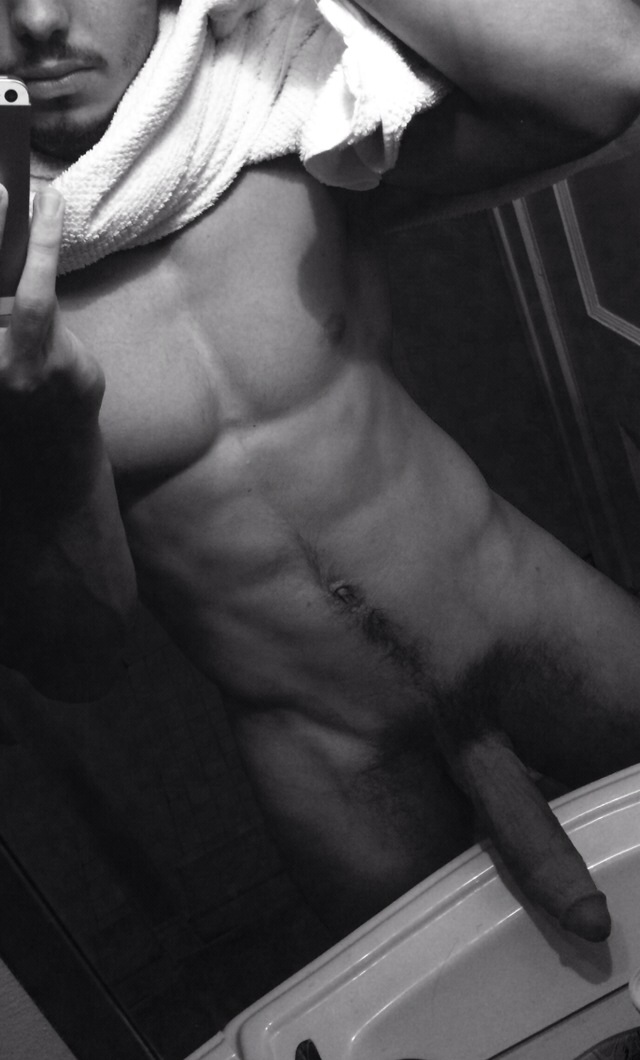 Hung Dude S Selfie A Naked Guy