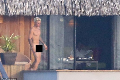 Justin Bieber nude in Bora Bora 2