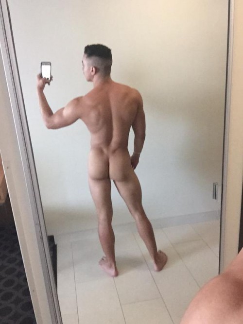 Naked Guy Selfie 4