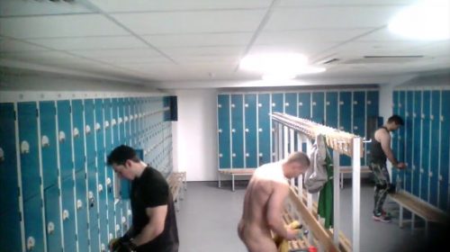 muscle-hunk-in-the-lockerroom